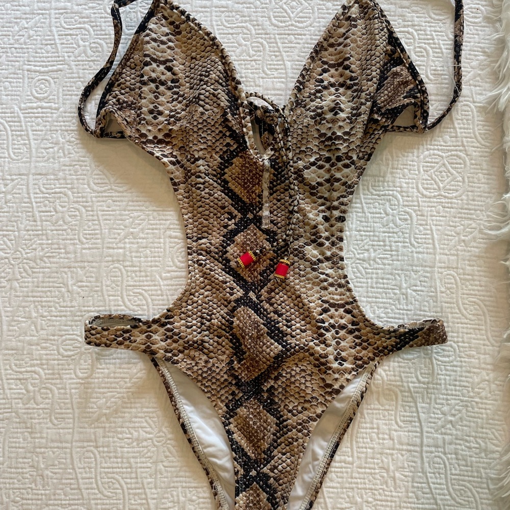 VIX ONE PIECE BATHING SUIT